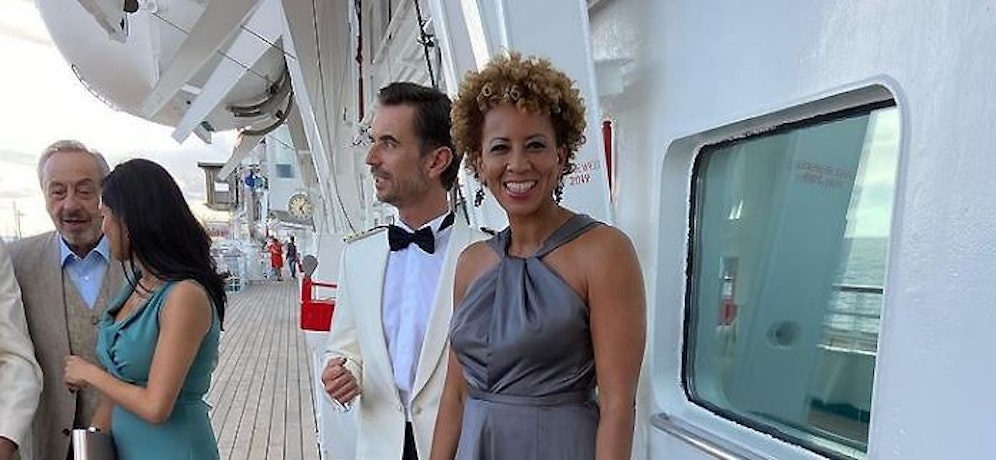 Arabella Kiesbauer mit Florian Silbereisen auf dem Traumschiff.