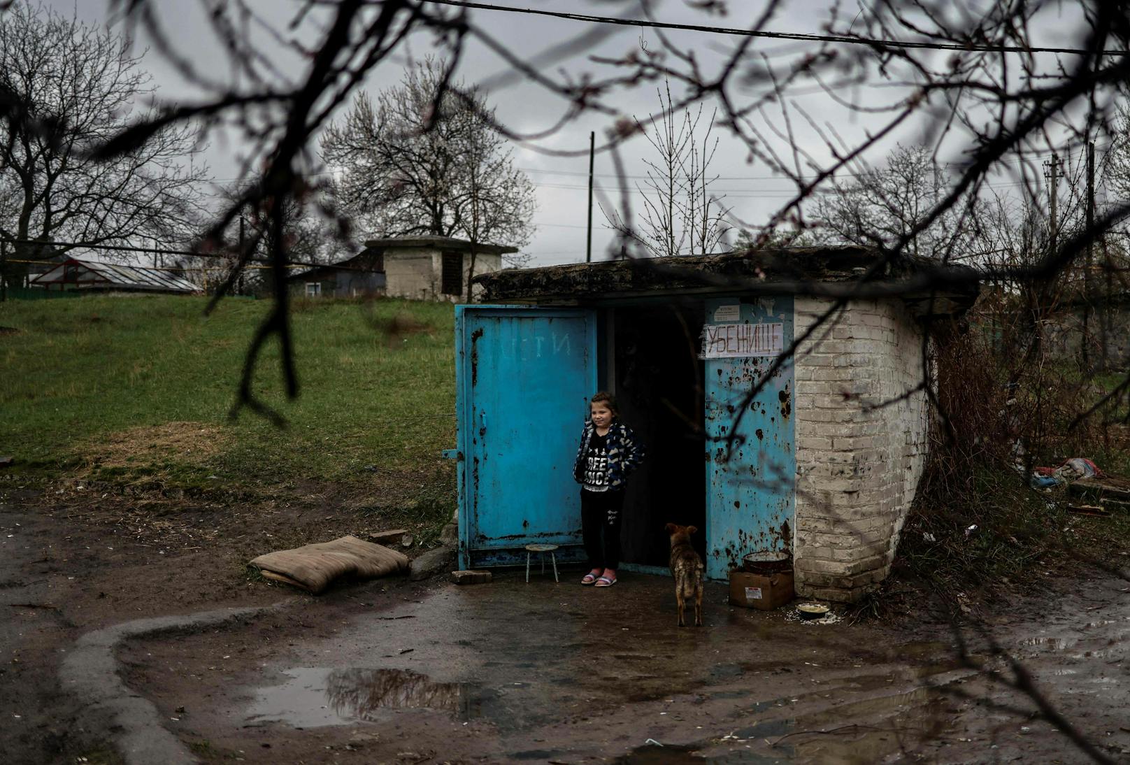 Russlands Armee hat die ukrainischen Streitkräfte in der umkämpften Hafenstadt Mariupol ultimativ zur Aufgabe aufgerufen.