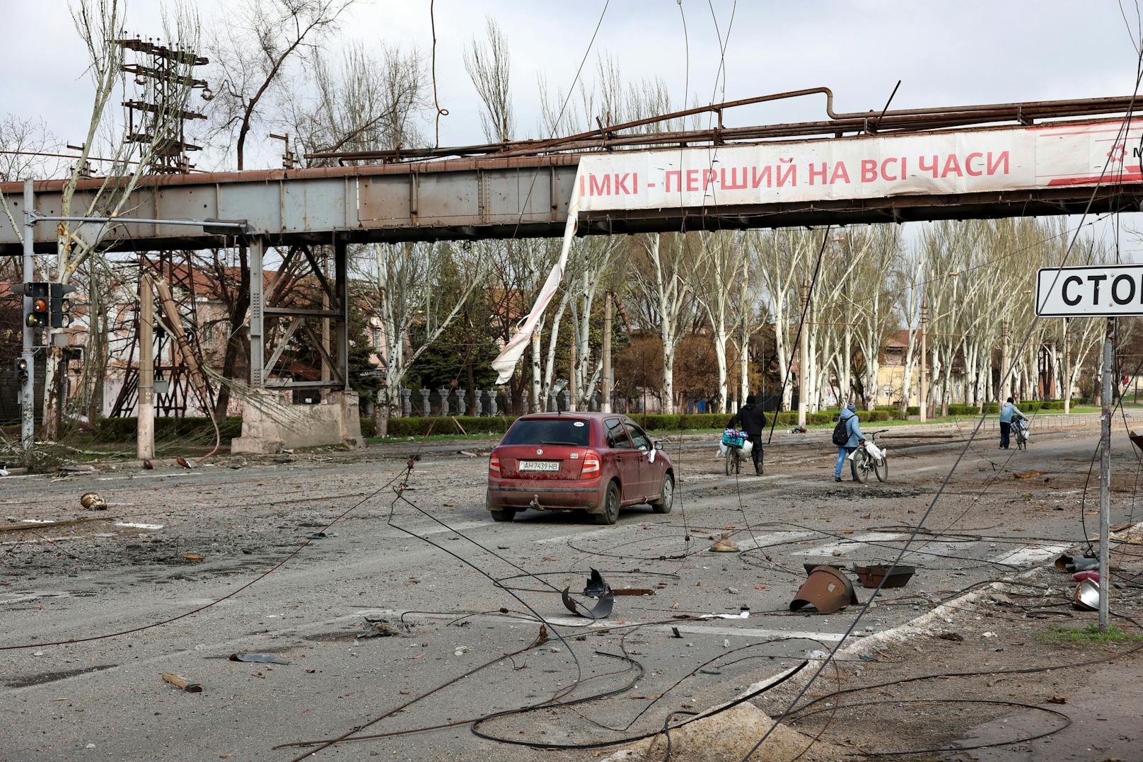 Russlands Armee hat die ukrainischen Streitkräfte in der umkämpften Hafenstadt Mariupol ultimativ zur Aufgabe aufgerufen.