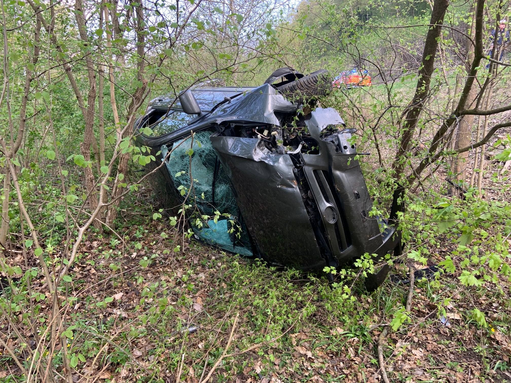 Der Lenker wurde schwer verletzt ins Krankenhaus gebracht.