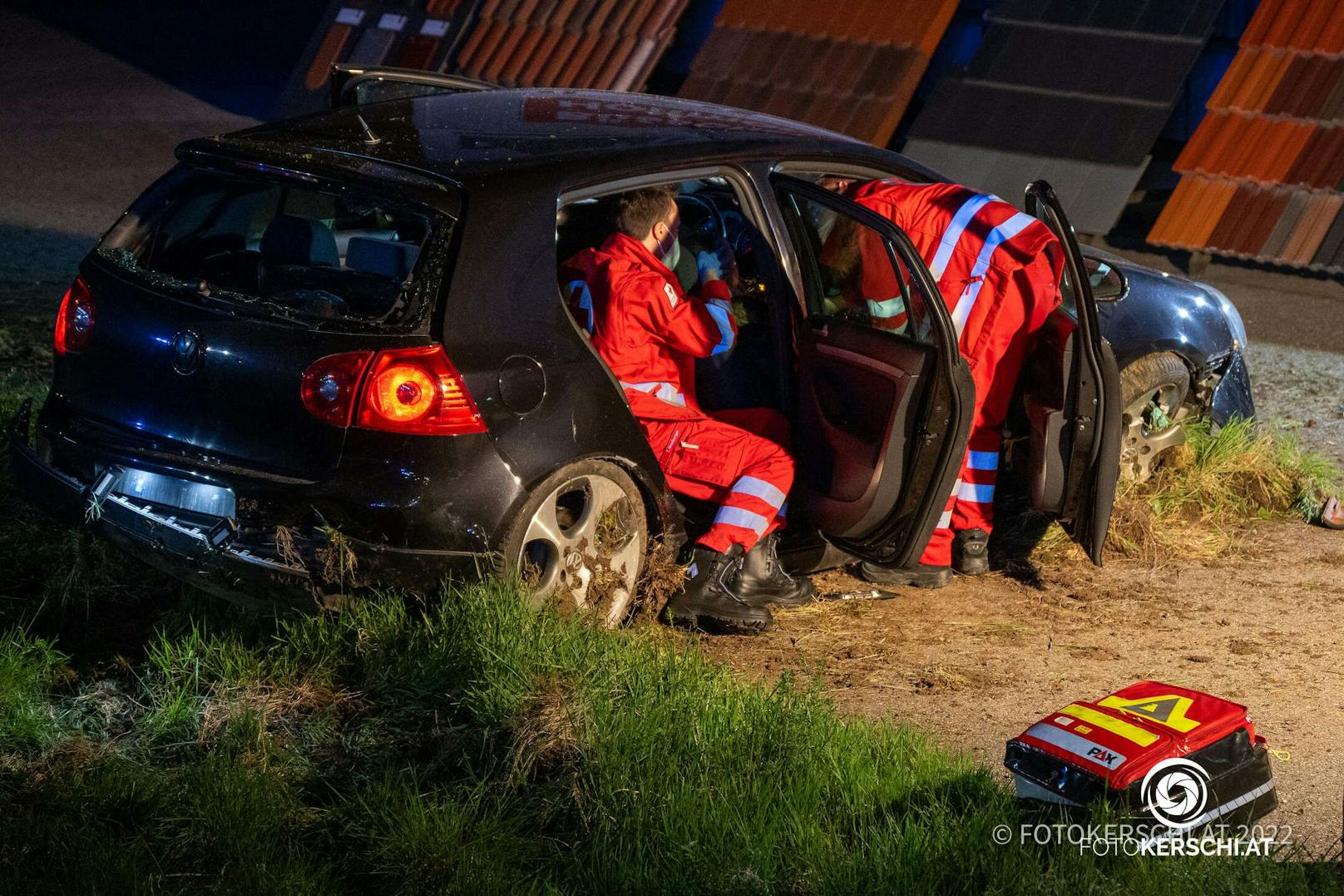 Der 19-Jährige wollte eine Kollision verhindern und bremste dazu abrupt ab, indem er die Handbremse zog.