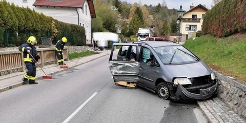 Die wilde Fahrt endete mit einem Unfall.