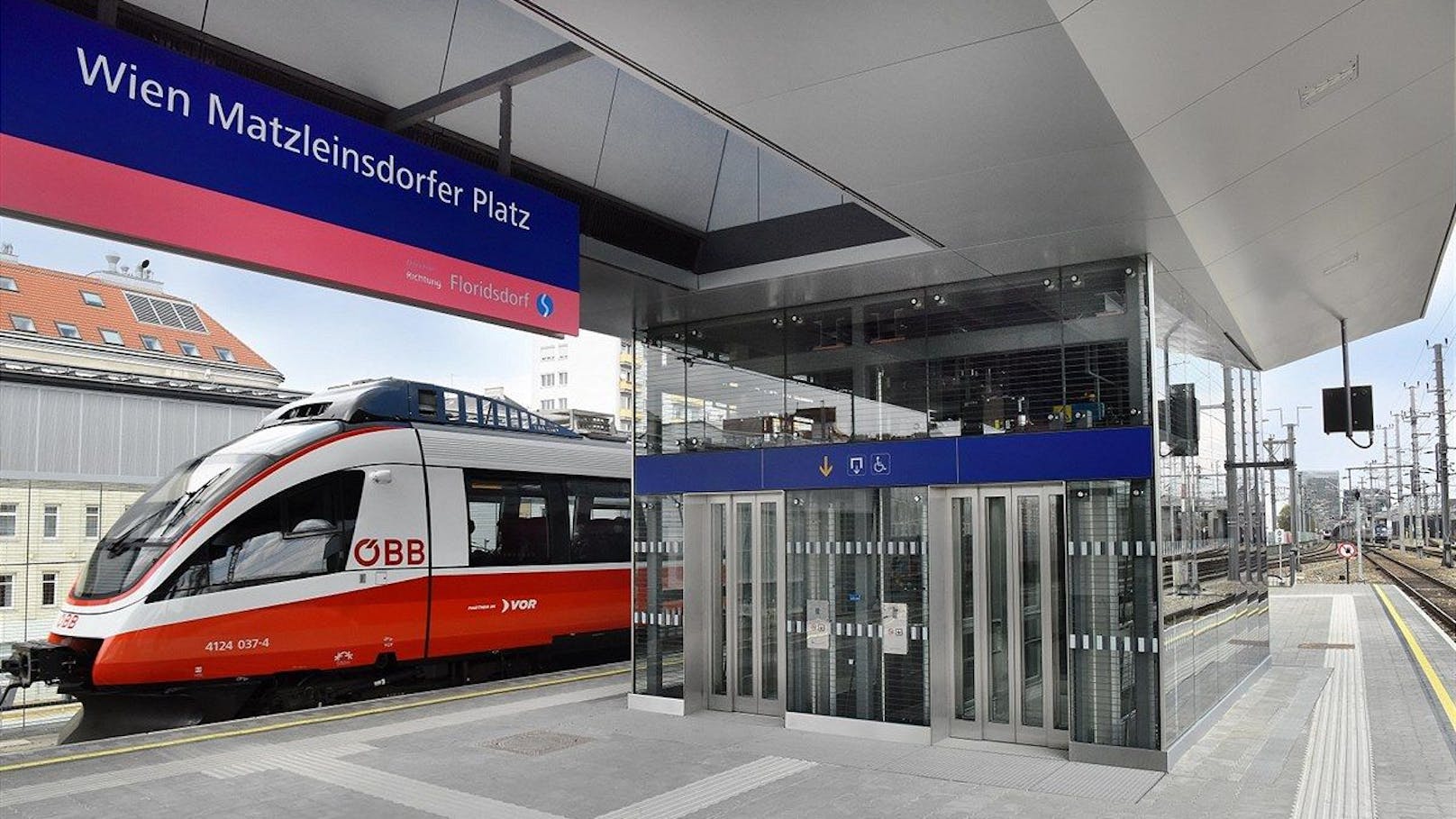 Nach einjähriger Bauphase können Züge der ÖBB wieder in der Station Matzleinsdorfer Platz in Wien-Favoriten halten.