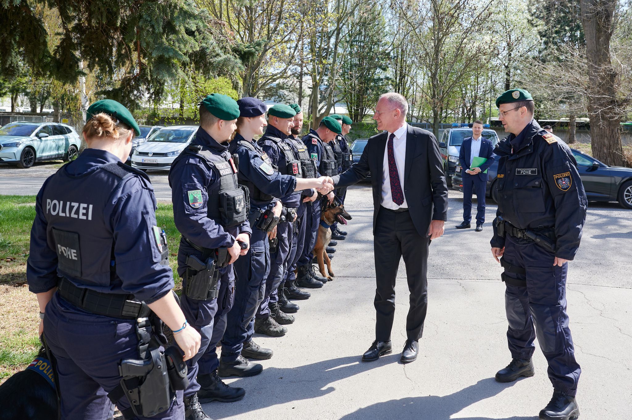 Rund 100 Polizeibeamte sind Teil der Polizeidiensthundeeinheit.