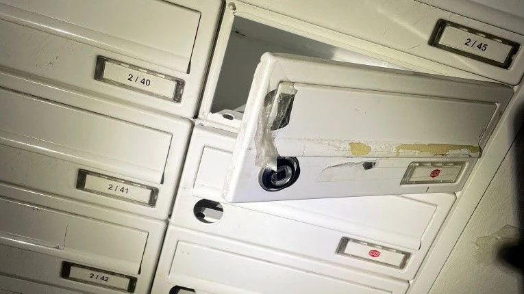 Der Verdächtige soll mehrere Postkästen aufgebrochen haben.