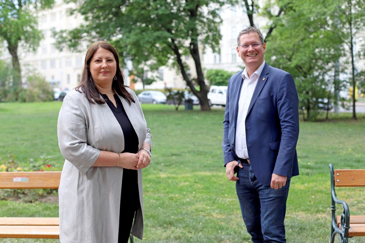 Wohnbaustatdrätin Kathrin Gaal und Floridsdorfs Bezirksvorsteher Georg Papai