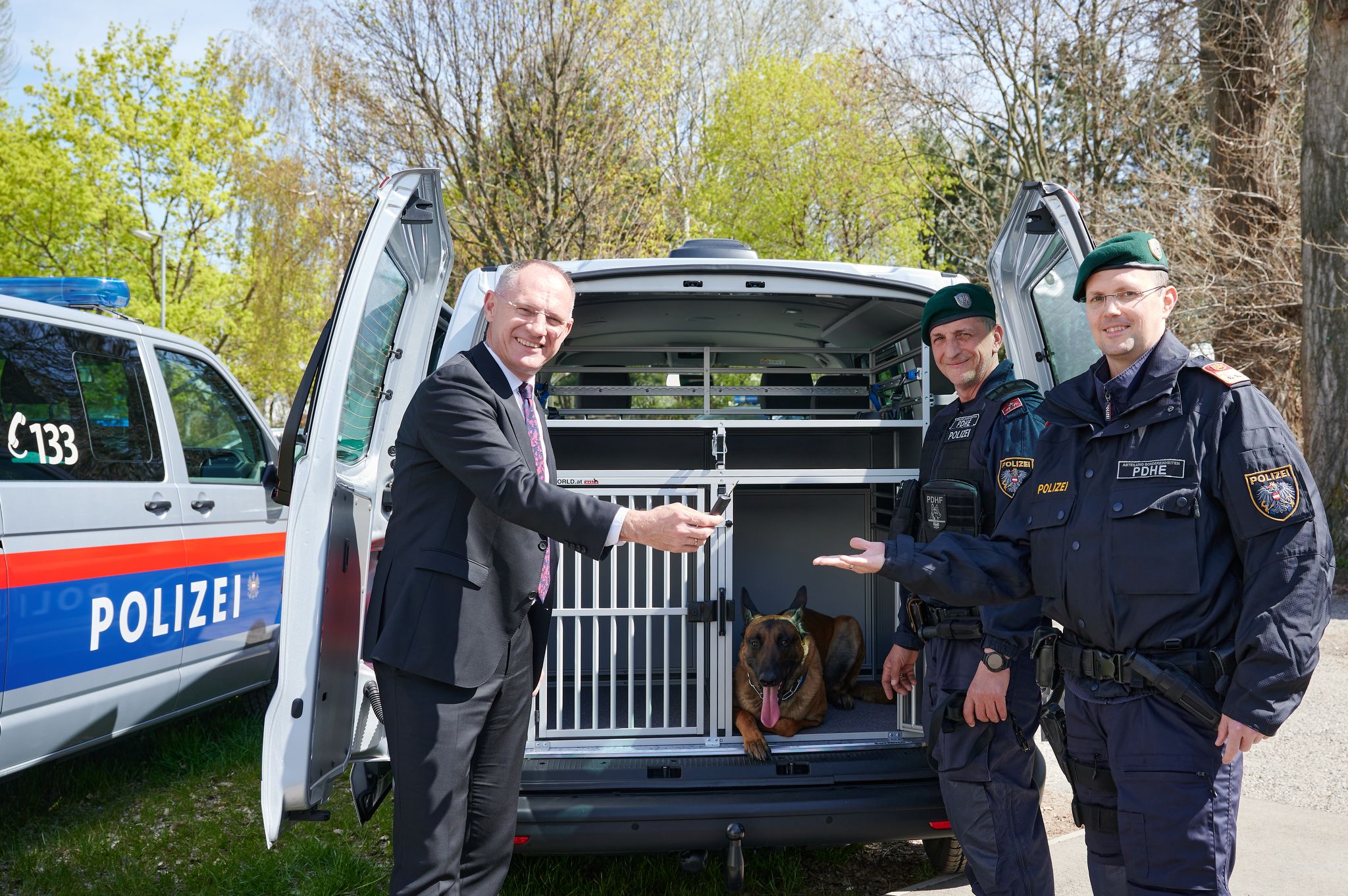 12.04.2022  Fahrzeugübergabe PDHE