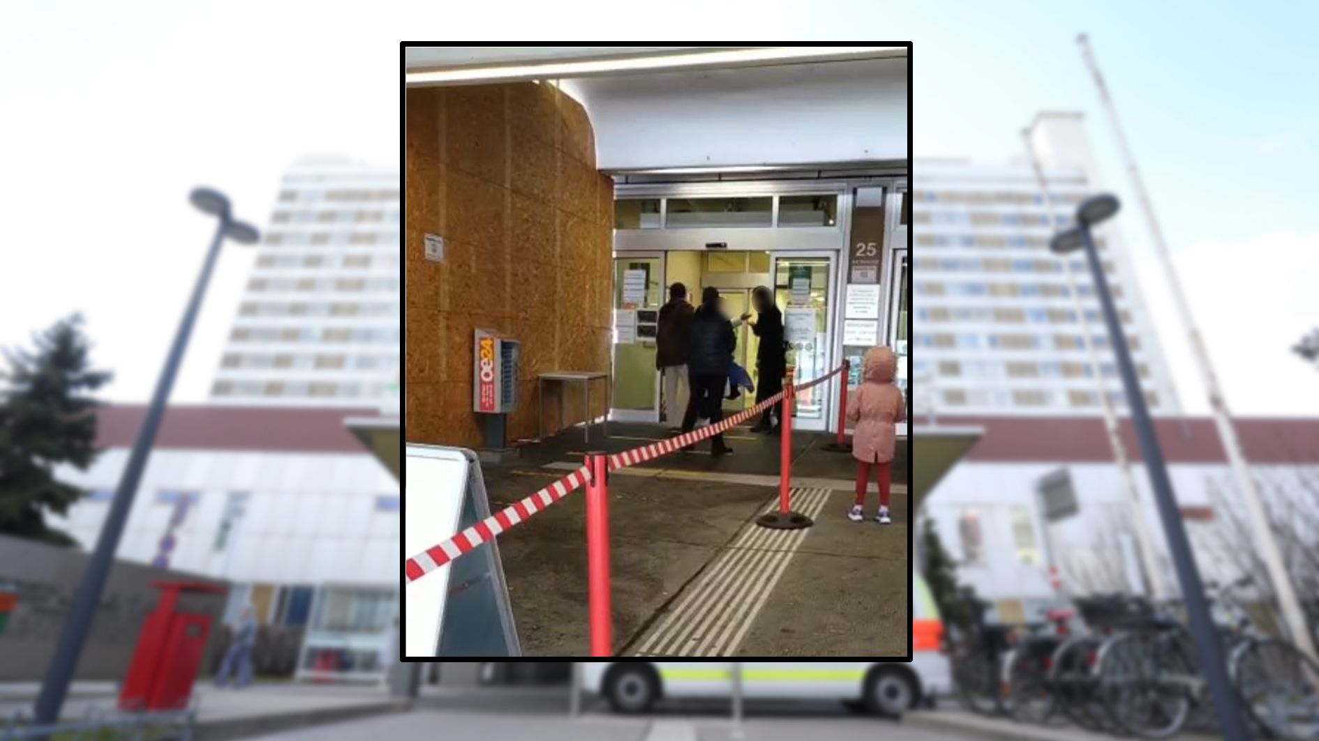 Weil ein Wiener Pärchen zu zweit nicht ins Spital konnte, artete ein Streit am Eingang aus