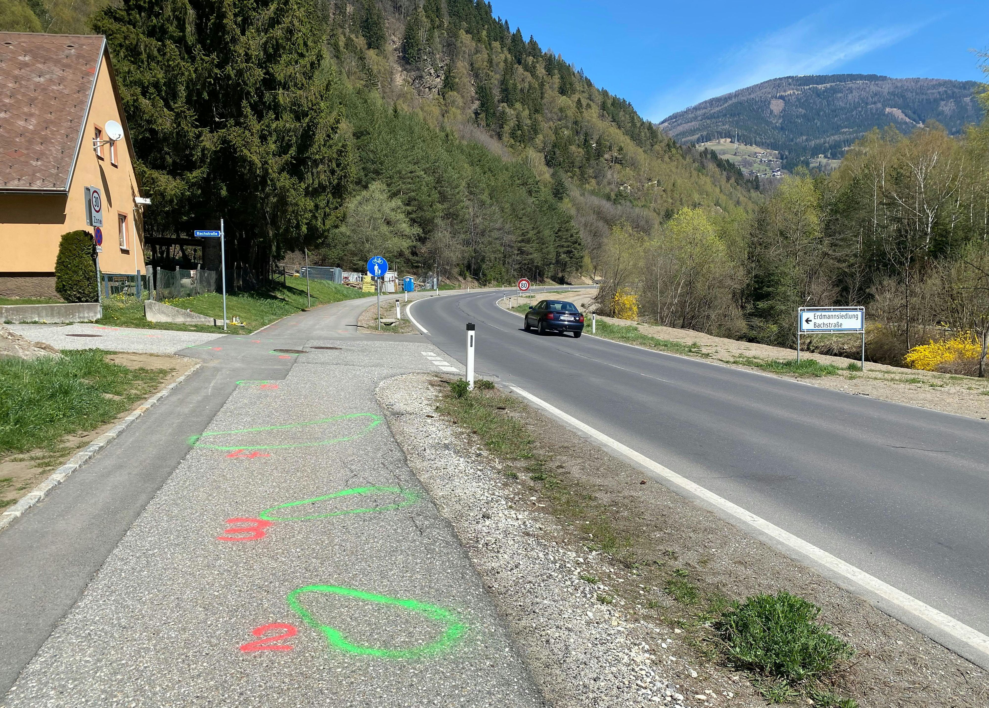 Bei einem Verkehrsunfall im Kärntner Bezirk Spittal/Drau sind am Ostersonntag ein Mann (38) und eine Frau (34) getötet und ein Mann schwer verletzt worden.