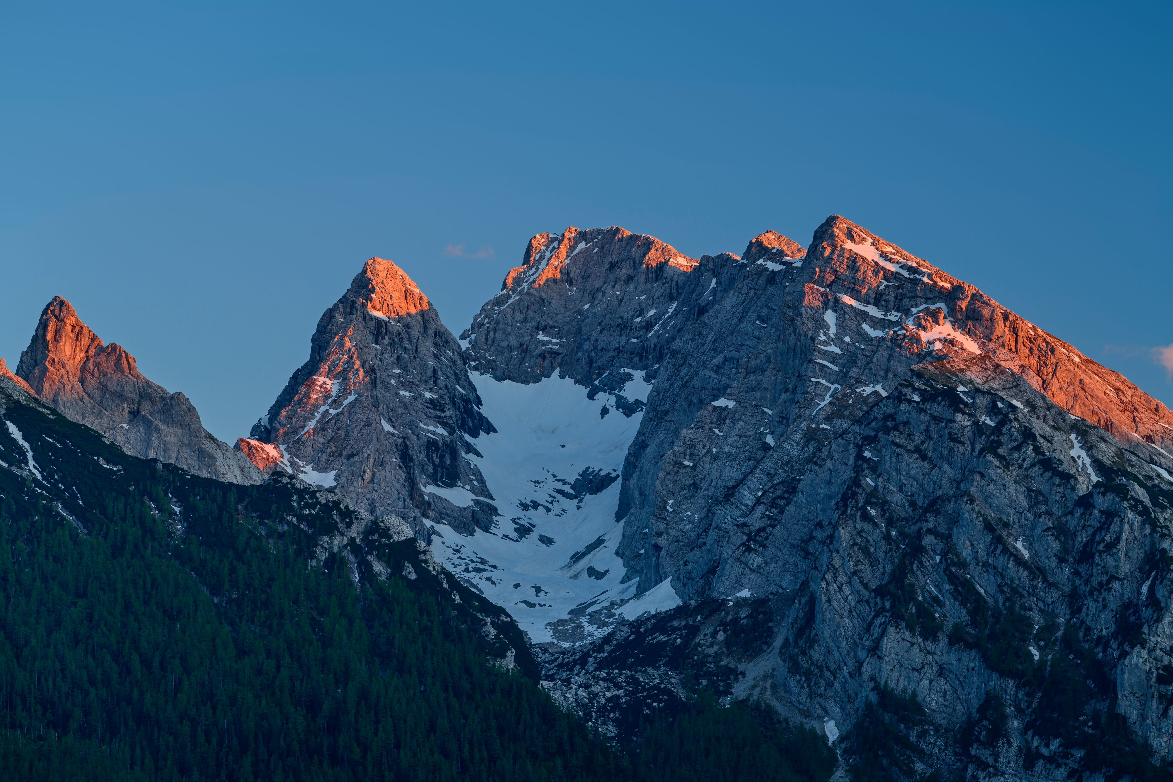Download von www.picturedesk.com am 19.04.2022 (15:40).  Chiemgauer Alps against clear sky during sunset - 20211012_PD16092 - Rechteinfo: Royalty Free (RF) Model Released