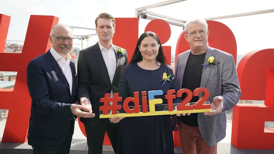 V.l.n.r: Siegfried Meryn, Vorsitzender des Covid-19-Beirats, Mathias Friedrich, Geschäftsführer von Pro Event Team, SPÖ-Landesparteisekretärin Barbara Novak und Kurt Wimmer, Präsident des Vereins Wiener Kulturservice.