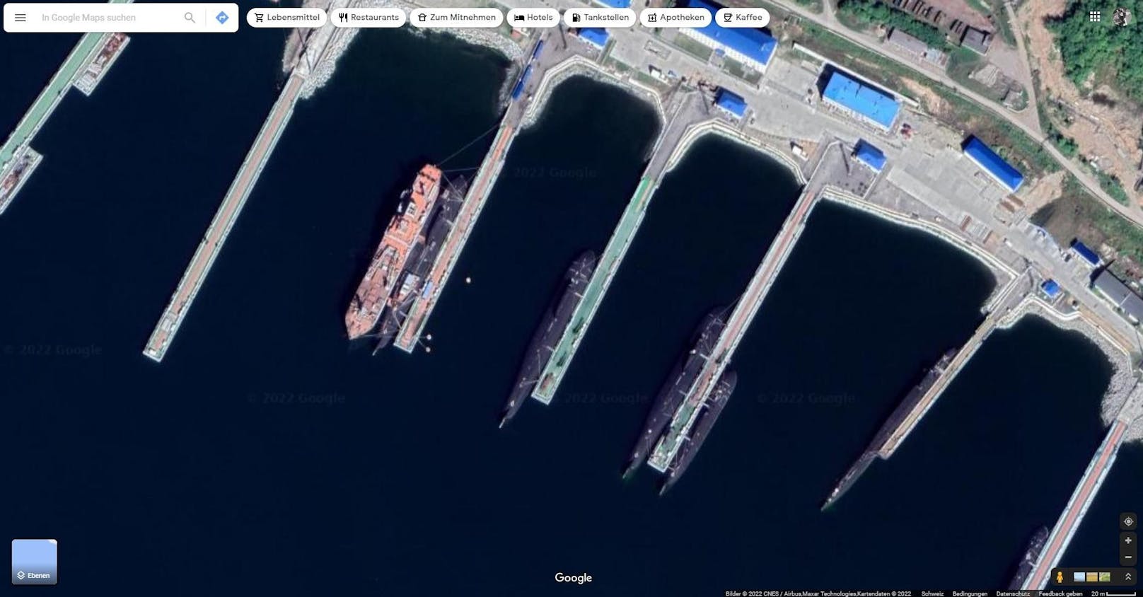 Solche Bilder kursieren derzeit auf sozialen Medien. Hier zu sehen ist ein russischer Militärstützpunkt mit mehreren U-Booten. Diese ankern ganz im Osten von Russland, in Wiljutschinsk in der Region Kamtschatka.