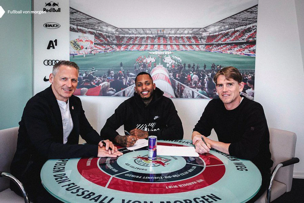Fernando unterschreibt bei Red Bull Salzburg einen Fünfjahresvertrag. 