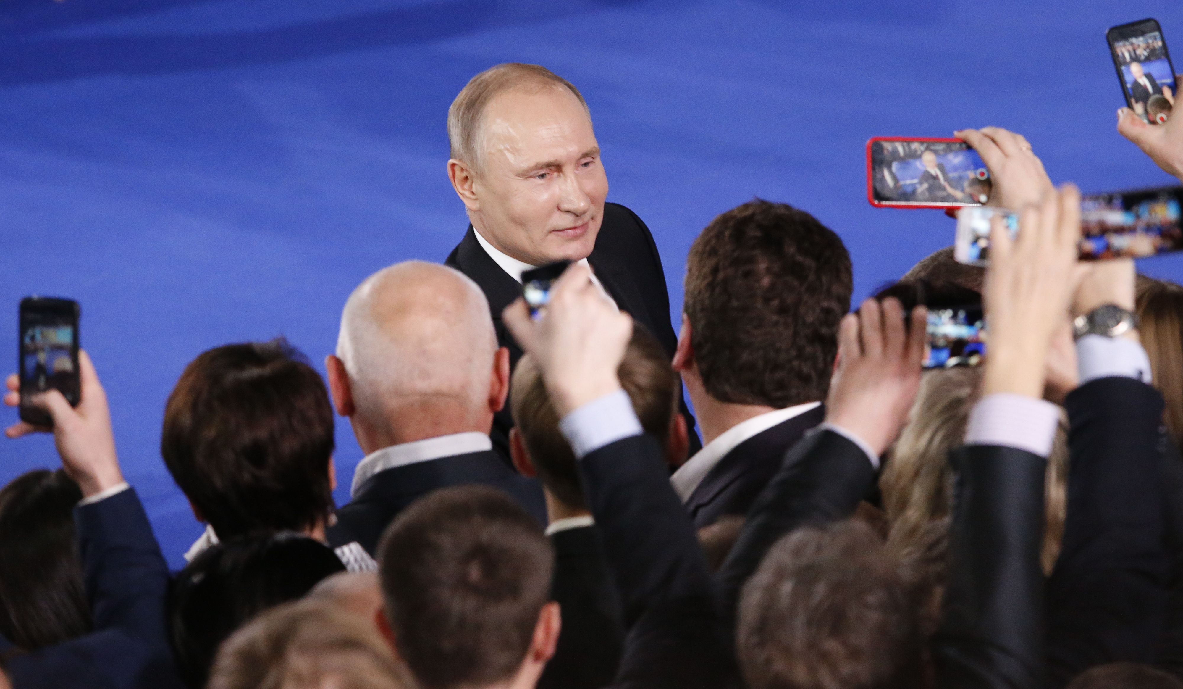 Fans jubeln Putin zu (Archivfoto 2017)