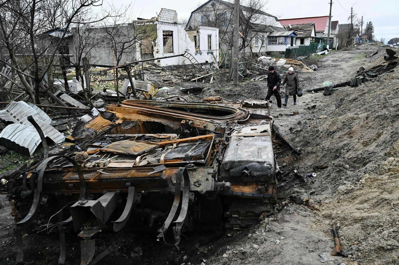 In der Nacht auf Donnerstag sind aus der Ukraine neue russische Angriffe gemeldet worden. Die Bombardierungen auf die Städte hören einfach nicht auf. Das Ausmaß der Zerstörung ist gewaltig.