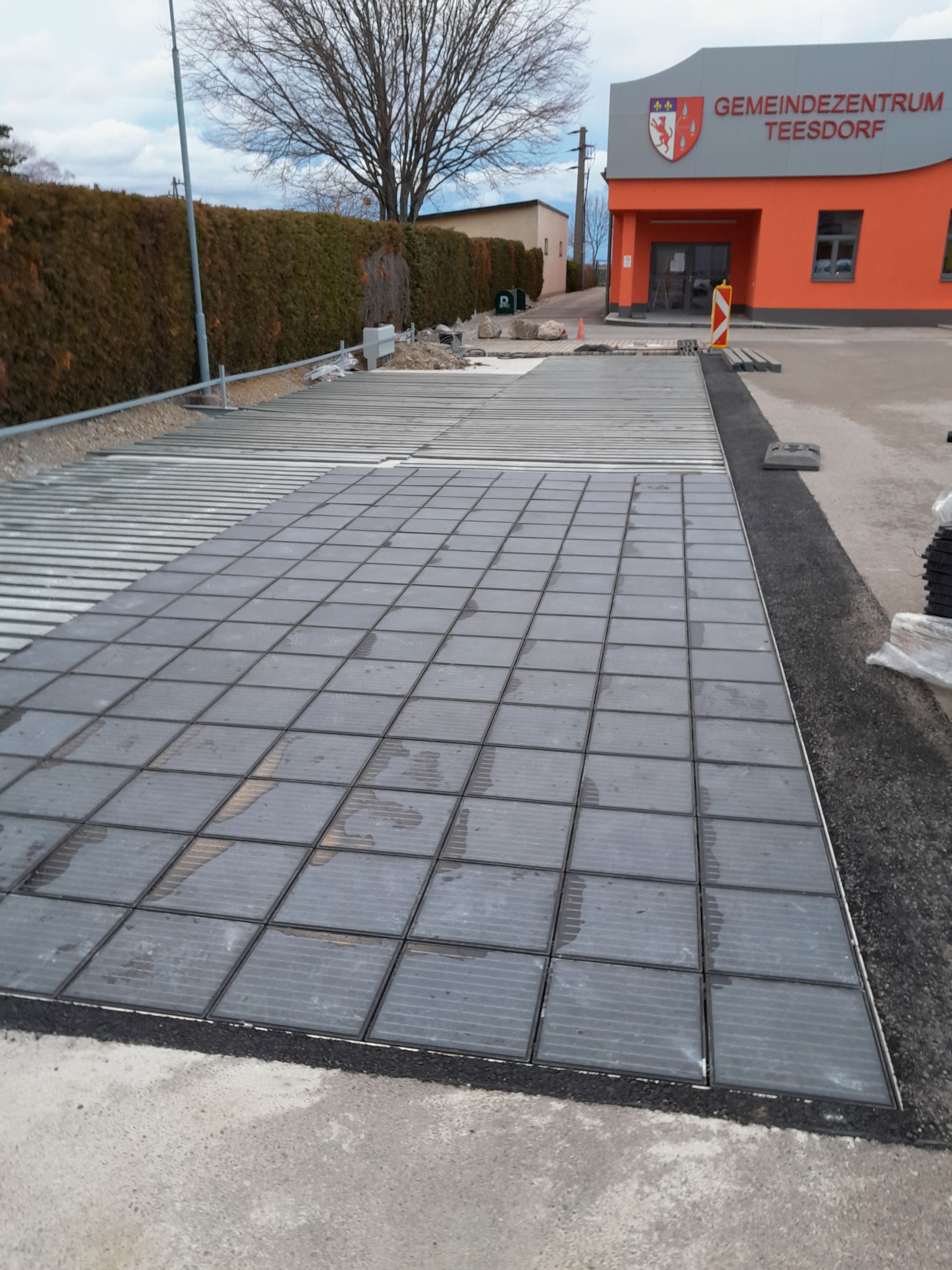 Gemeinde Teesdorf - Projekt "Solarer Platz Teesdorf"