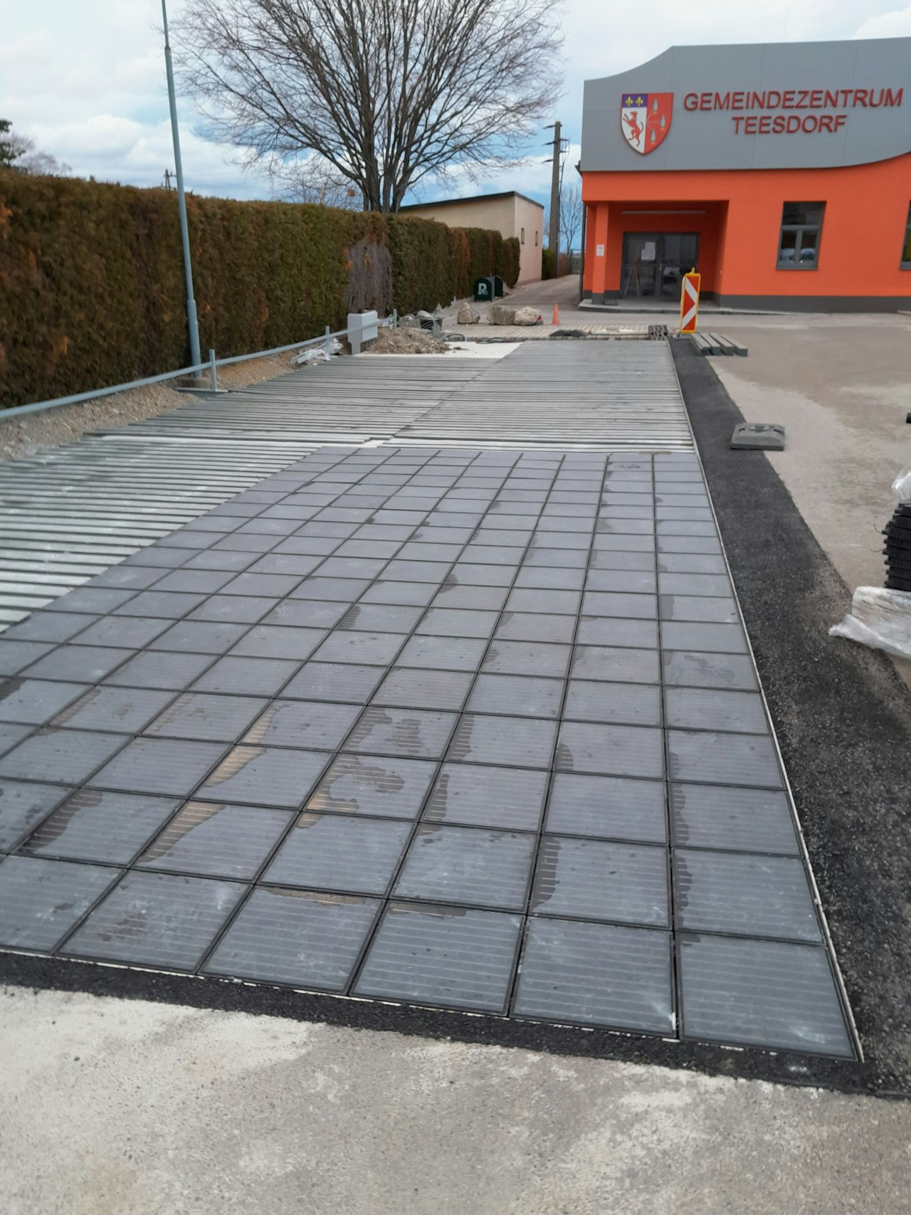 Heute.at - Der erste solare Parkplatz in Österreich