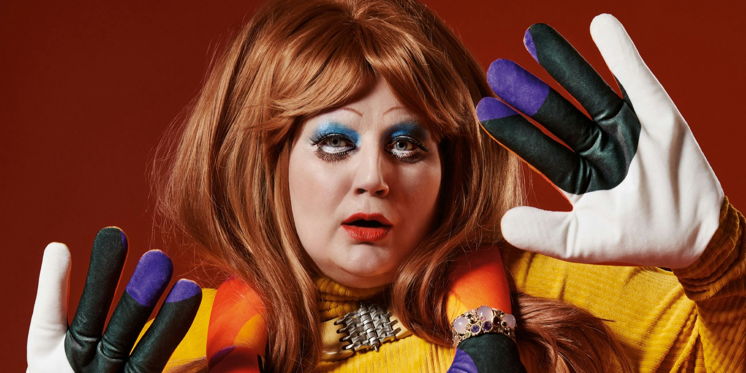 Künstlerin Jakob Lena Knebl wird zum Teil ihrer eigenen Kunst