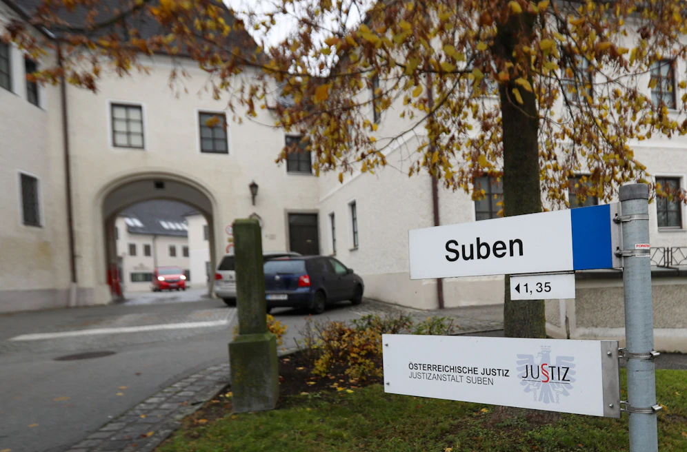 In der Justizanstalt Suben sitzen die beiden gerade ein.