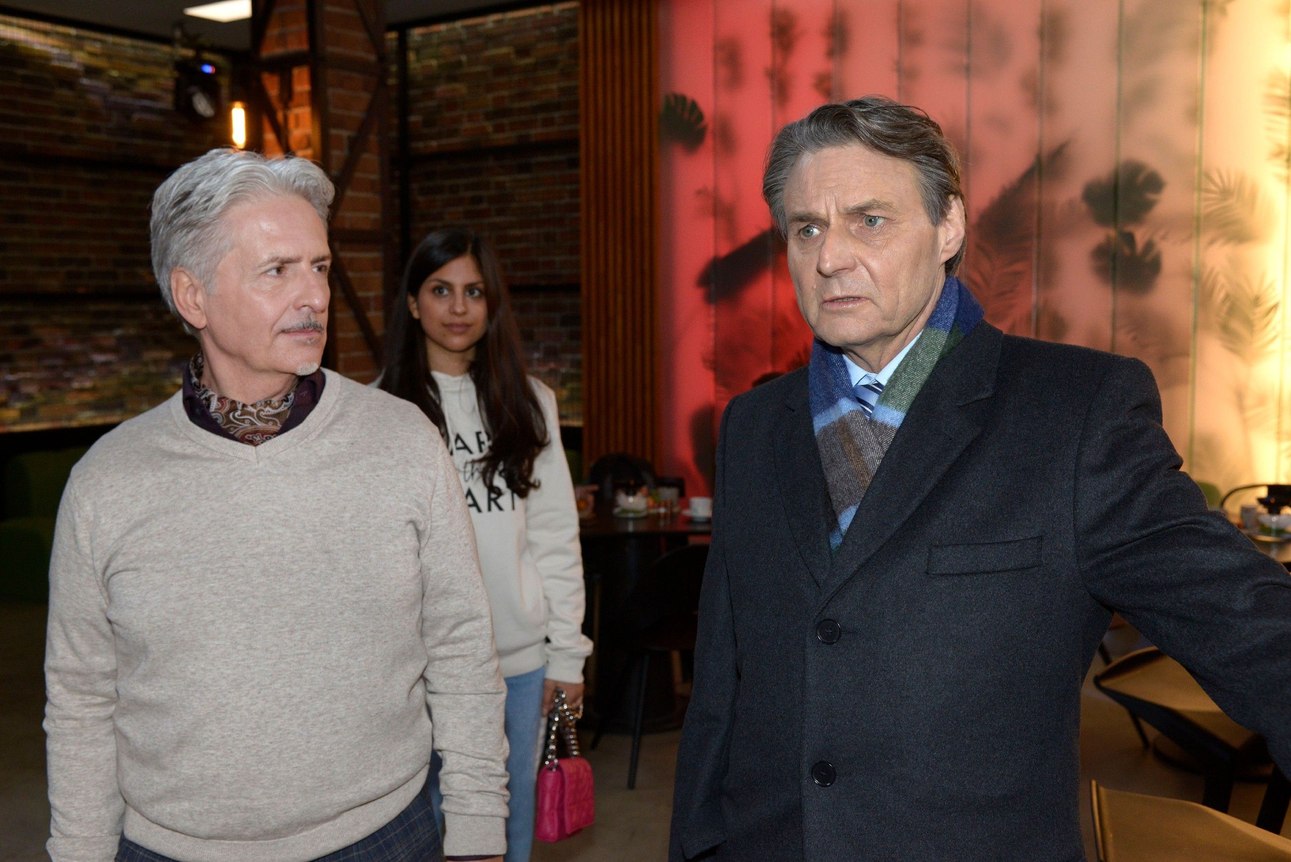 Linostrami (Matthias Unger, l.), Miriam (Sara Fuchs), Gerner (Wolfgang Bahro)