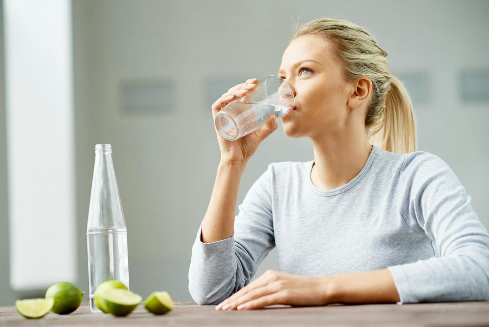 Menschen, die nicht genug Wasser pro Tag trinken, erhöhen ihr Risiko für eine potentiell tödliche Herzschwäche.