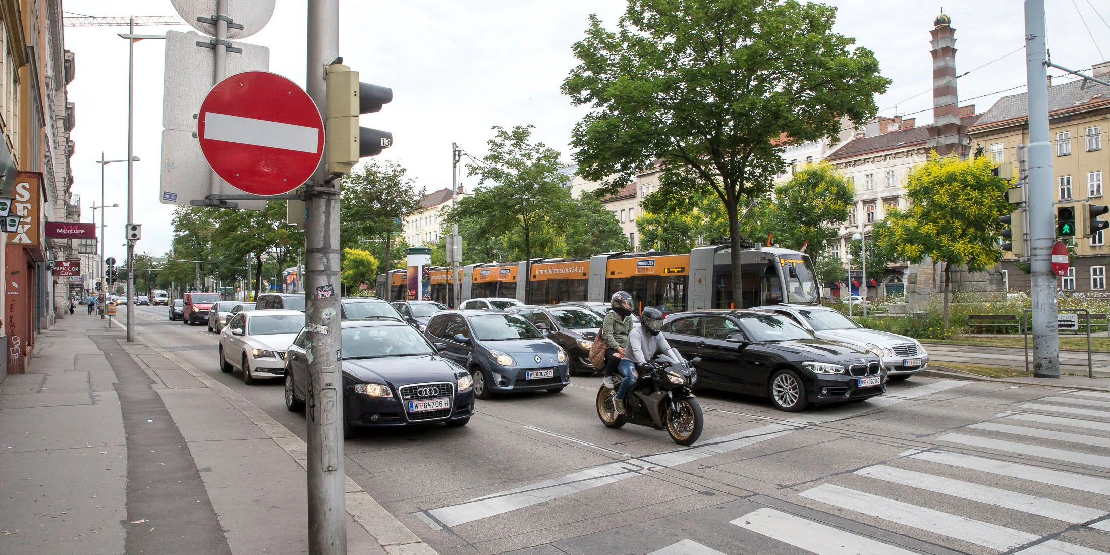 Der Wiener soll seine Räuber über die Gürtelfahrbahn verfolgt haben. (Archivbild)