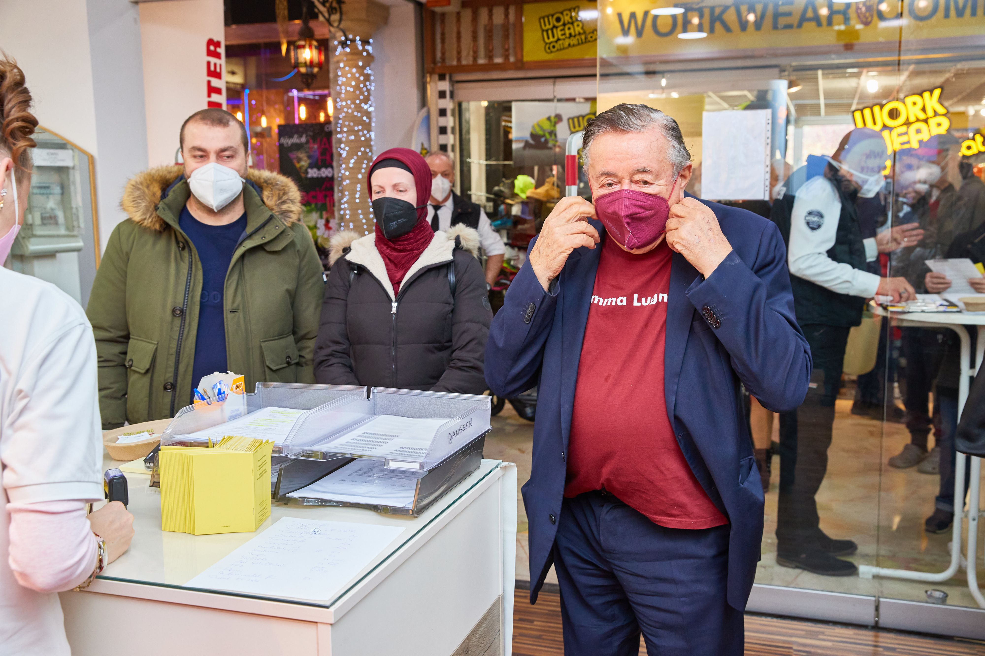 Archivfoto vom 08.11.2021: Da herrschte Maskenpflicht in der Lugner City.