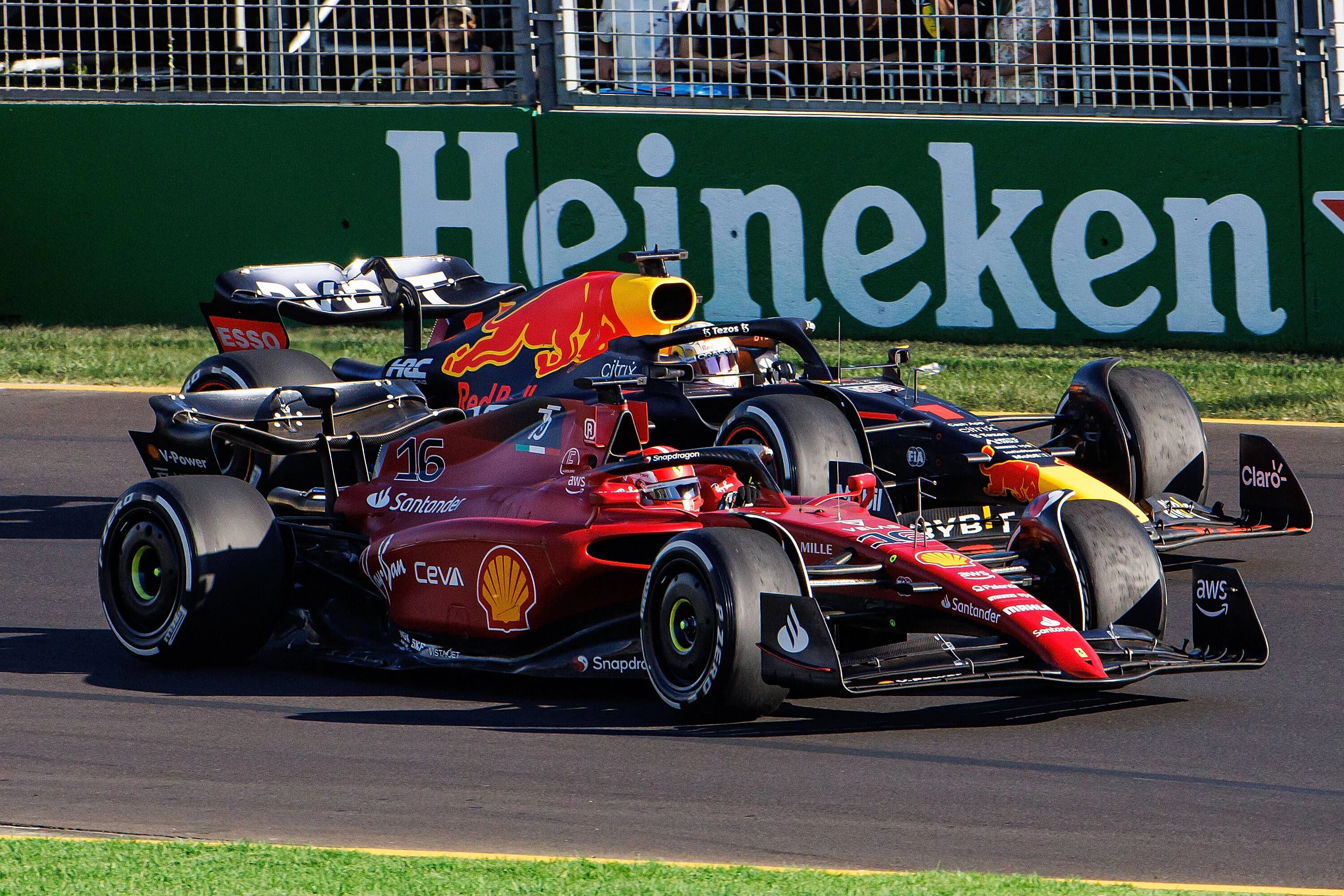 Max Verstappen gegen Charles Leclerc