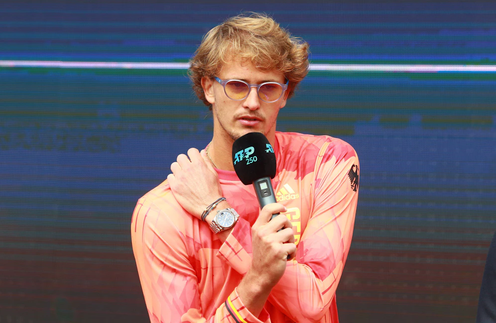 Alexander Zverev kritisiert die Wimbledon-Entscheidung scharf. 