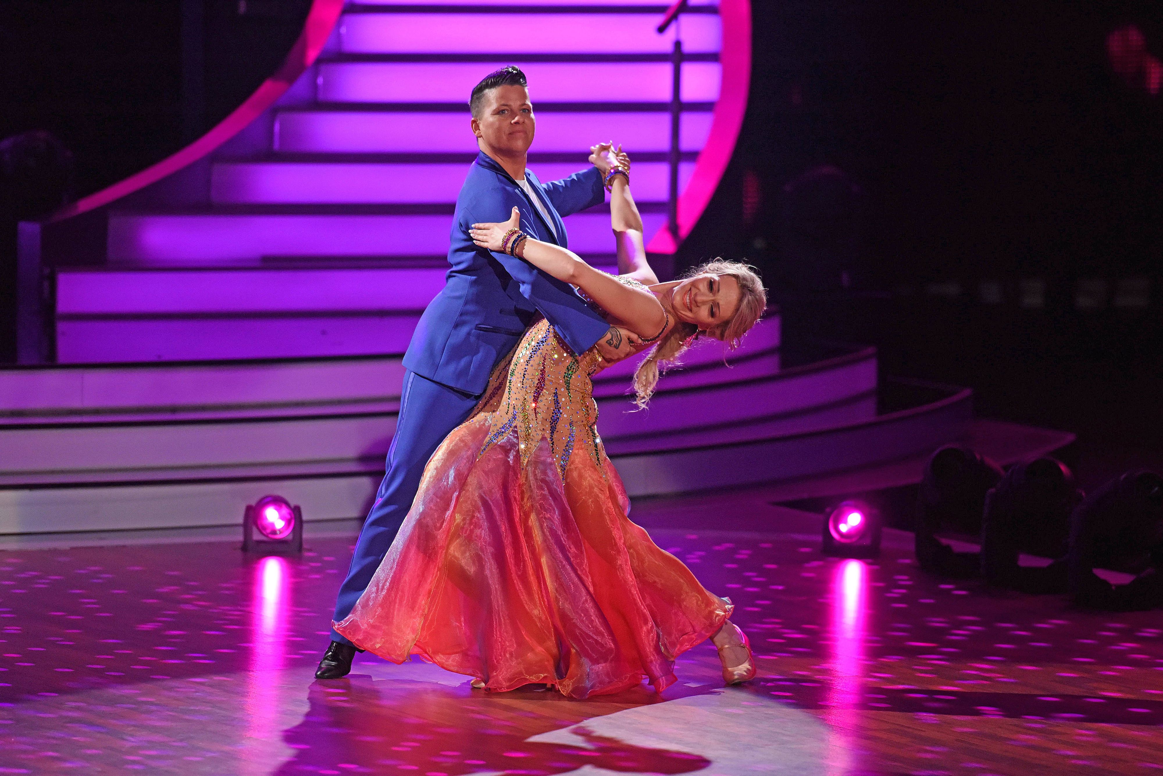 Kerstin Ott mit Tänzerin&nbsp;Regina Luca bei "Let's Dance" 2019.