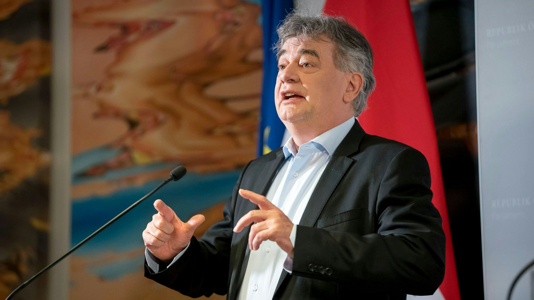 Schon in den nächsten Wochen soll es neue Maßnahmen gegen die Teuerung geben, so Vizekanzler Werner Kogler.