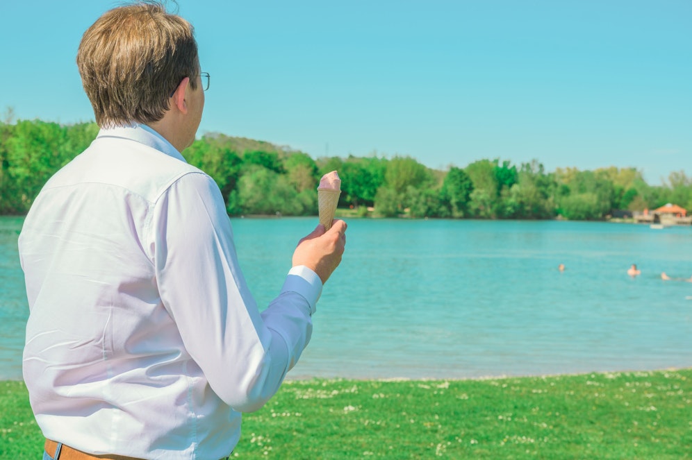 Bürgermeister Stadler bei den St. Pöltner Badeseen.