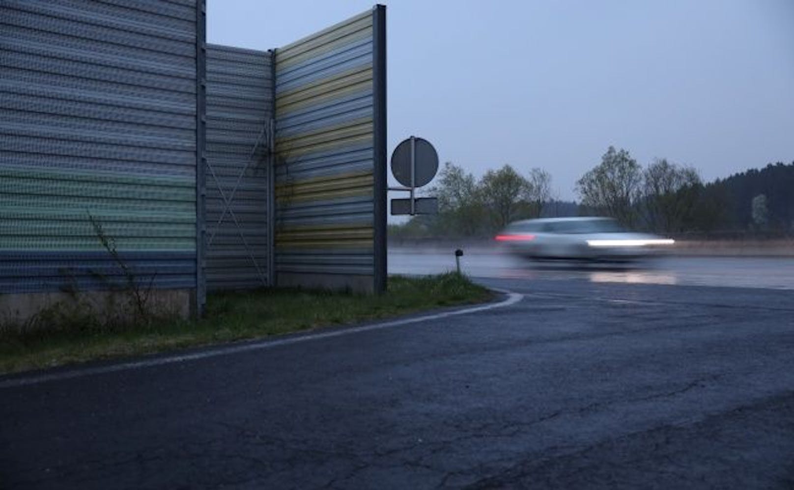 "Auto testen" – Mann brettert mit 229 km/h über die A1