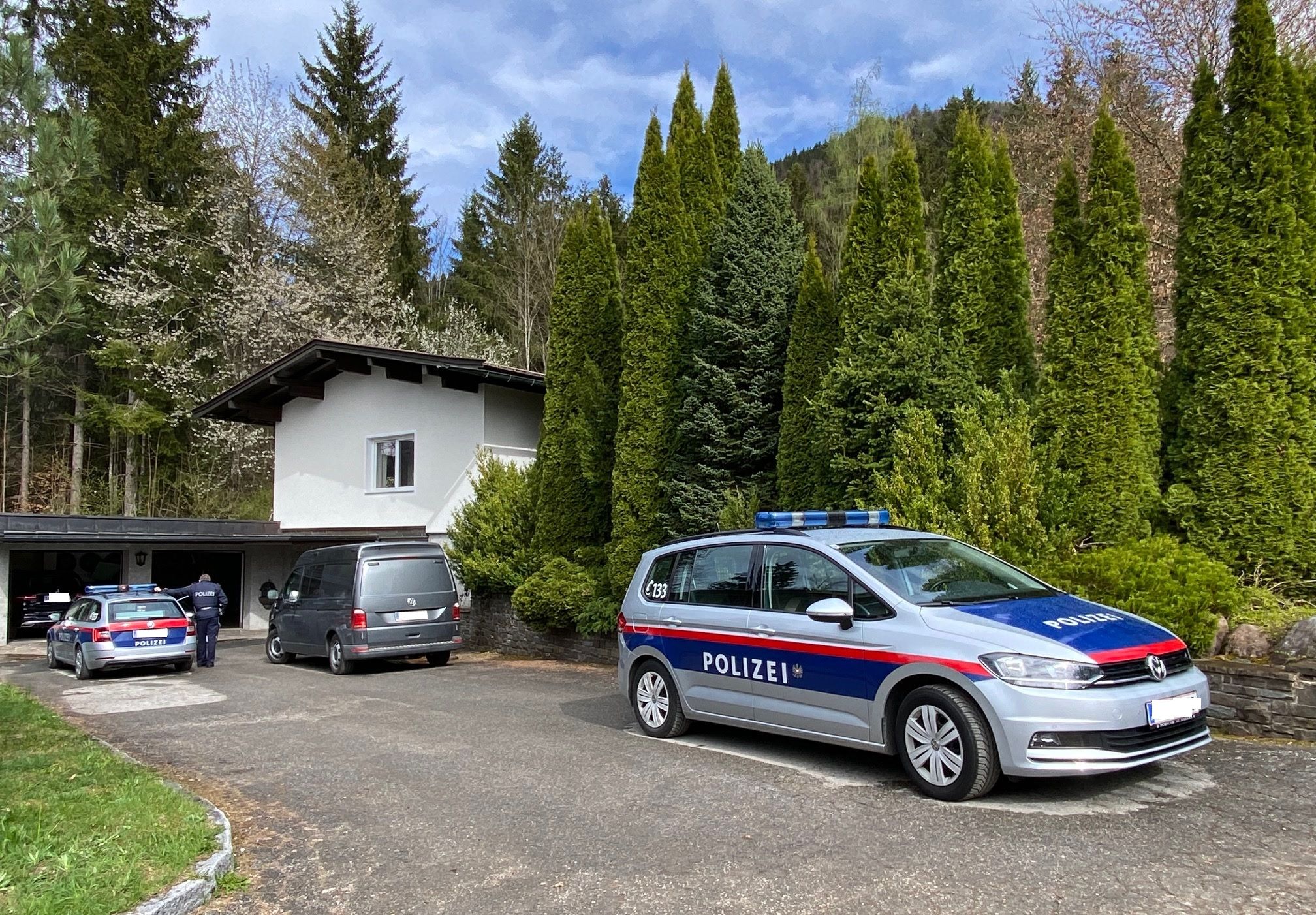 In diesem Häuschen bei Schwendt (Bezirk Kitzbühel) soll er seine Frau getötet haben.