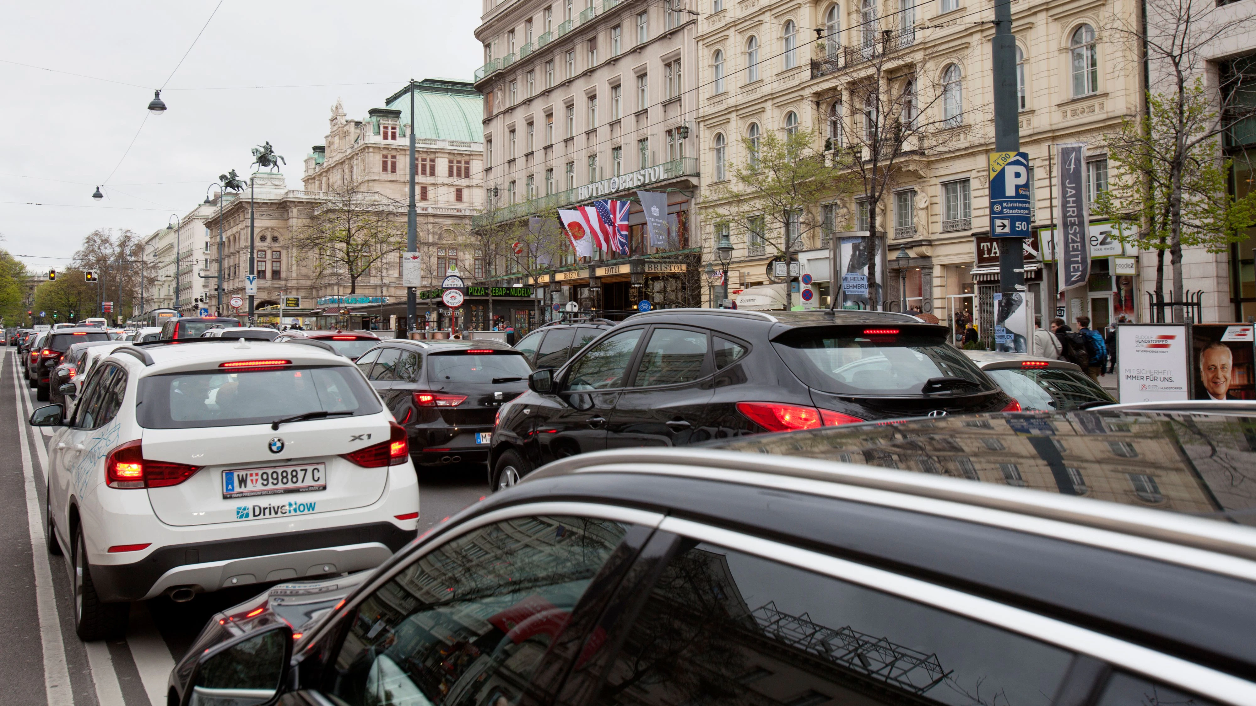 Staus in Wien sind vorprogrammiert. Die Ringstraße (im Bild) wird während des Vienna City Marathons aber gesperrt.