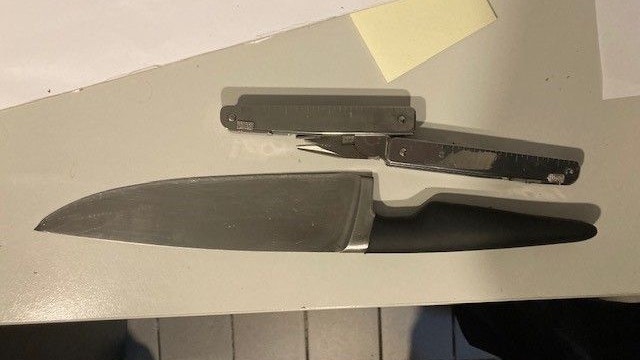 Mit diesem Küchenmesser soll der 17-Jährige auf seinen jüngeren Landsmann eingestochen haben.