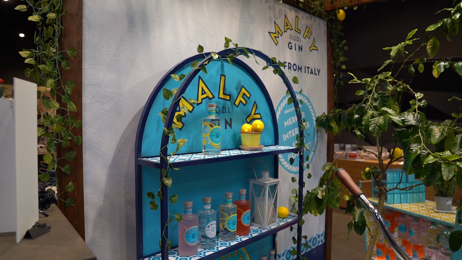 Eines von zwei Malfy Gin Schaufenstern in Wien.