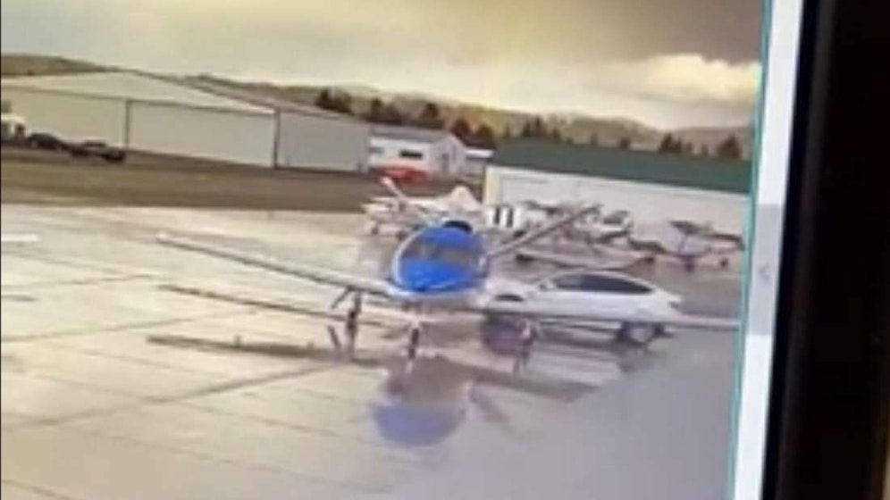 Bei dem Selbstfahrmodus wird ausdrücklich darauf hingewiesen, das Auto nicht aus den Augen zu lassen.