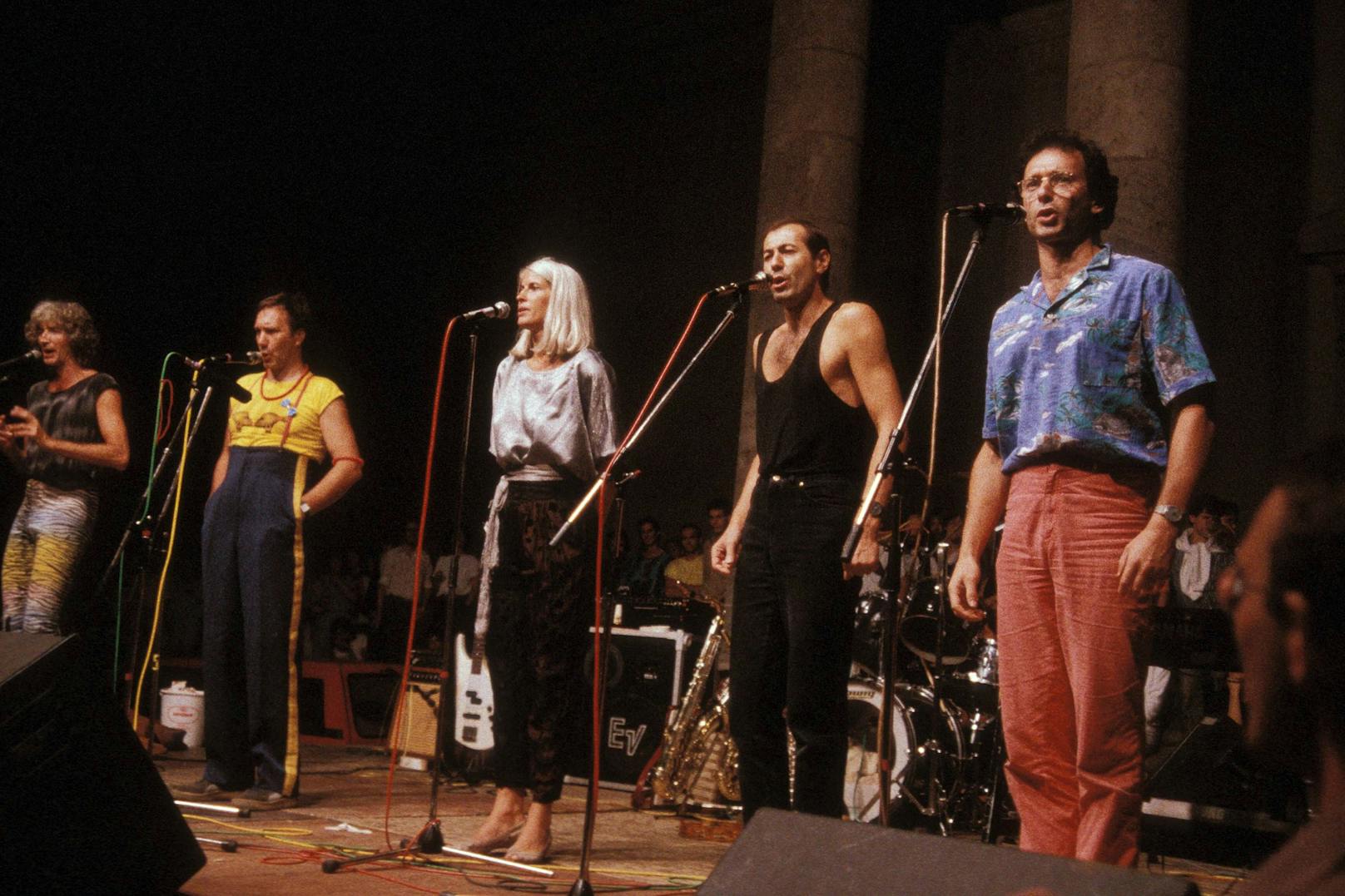 Die Schmetterlinge 1986 in München. Mit dem Song "Boom-Boom-Boomerang" nahm die Formation 1977 am Song Contest teil.