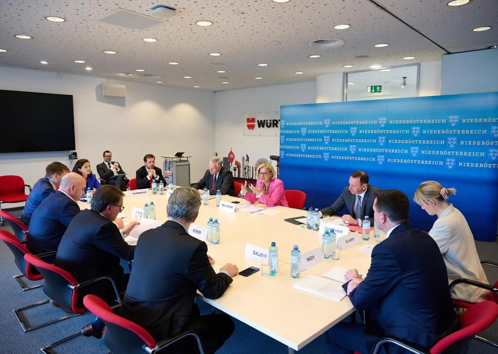 Der Gipfel wurde von Landeshauptfrau Johanna Mikl-Leitner angeführt.