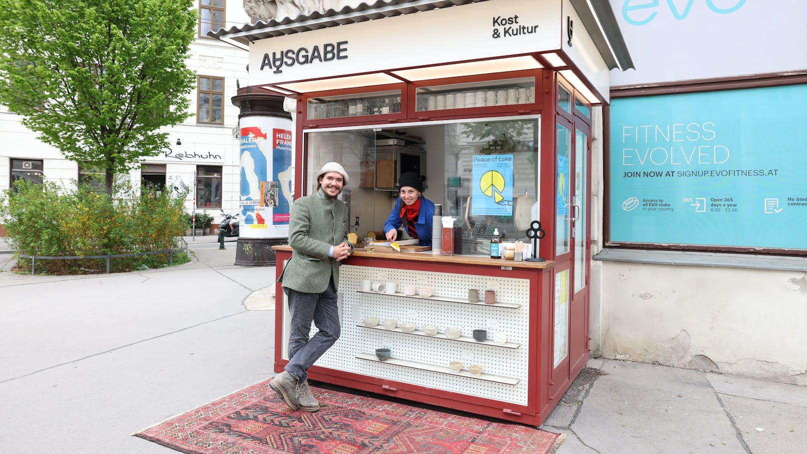 Statt in gehobenen Restaurants kochen Luca Tamussino und Ina Wolf in ihrem Kiosk "Die Ausgabe" in Wien-Alsergrund.