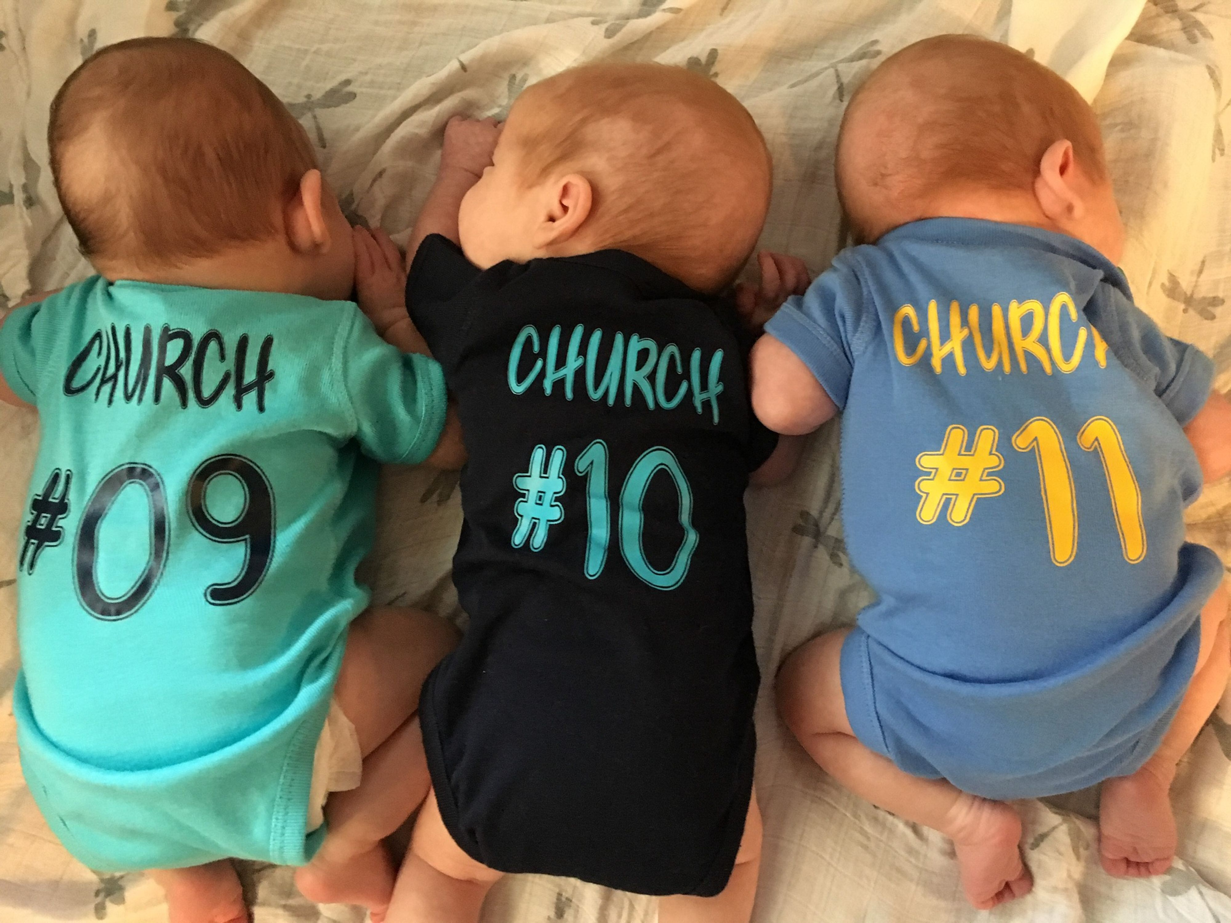 Die neueste Ergänzung zur Familie: Drillinge Oliver, Asher und Abel.