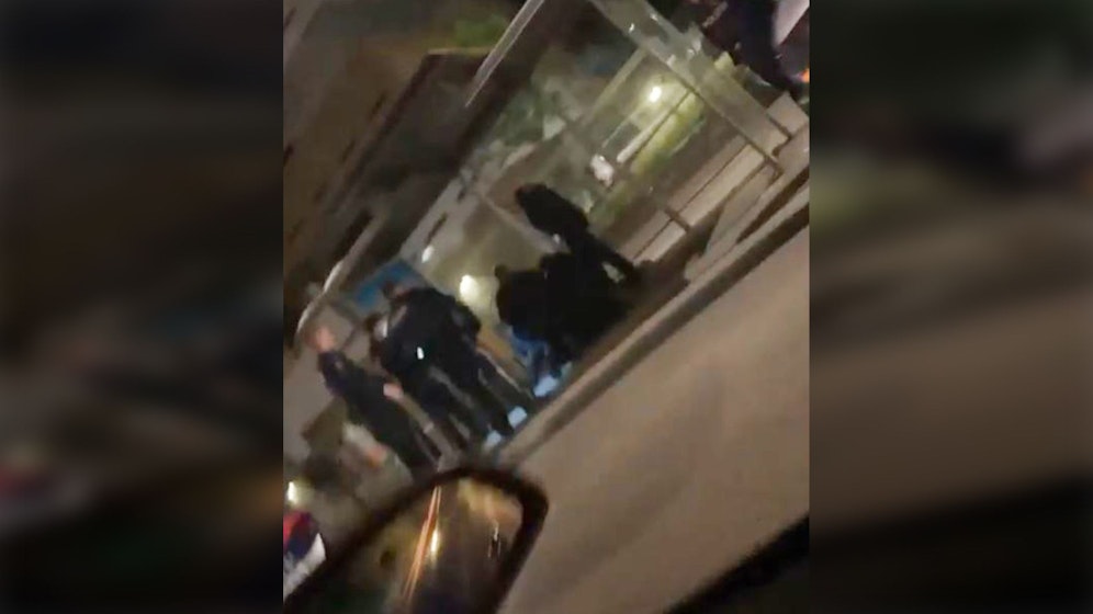 Der 27-Jährige wurde aufgrund eines aggressiven Verhalten bei einer Schlägerei festgenommen.