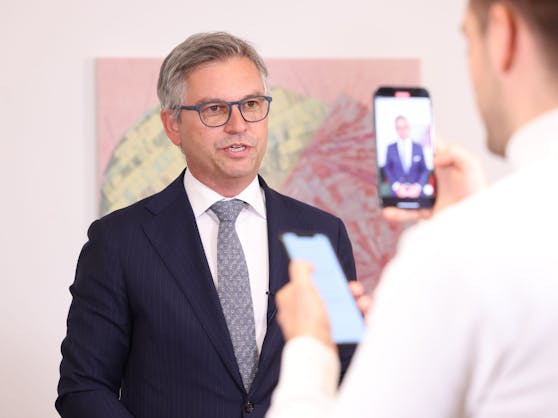 Finanzminister Magnus Brunner (ÖVP) zu Besuch bei "Heute".