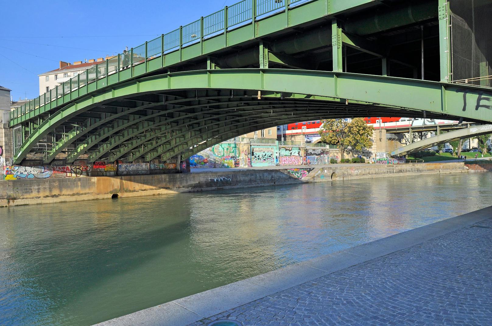 Das Queren der Franzensbrücke ist seit Pfingstmontag nicht mehr möglich. Mit Staus rund um die weiteren Donaukanalbrücken ist zu rechnen.&nbsp;