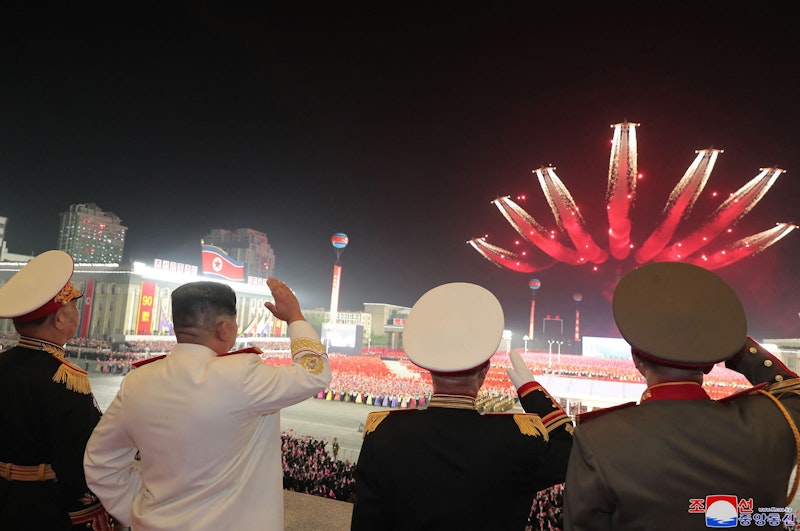 Der nordkoreanische Staatschef Kim Jong-un hat die Stärkung seiner Nuklearstreitkräfte versprochen.