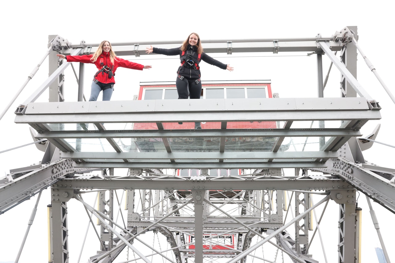 Heute.at - Adrenalinkick auf Wienerisch: Am Riesenrad geht's rund!