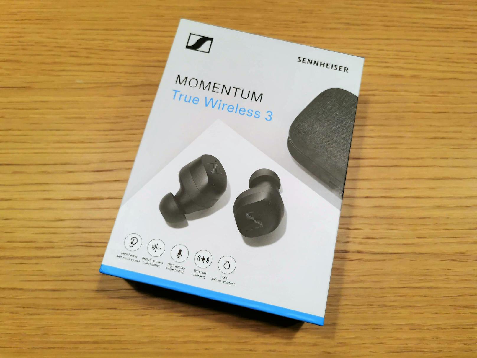 Nun ist das neue Modell Sennheiser Momentum True Wireless 3 da und wird ab dem 10. Mai 2022 um 249,90 Euro in den Farben Schwarz, Weiß und Graphite verkauft.