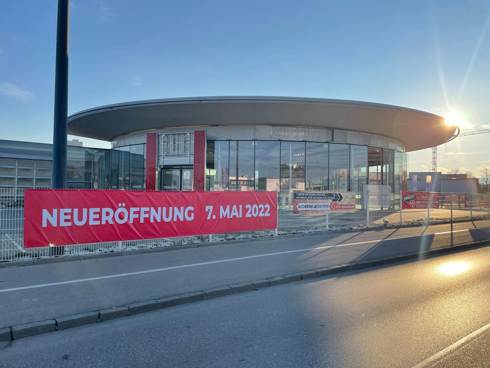 Die Eröffnung des Autohauses Ebner in Wr. Neustadt findet am 7. Mai statt.