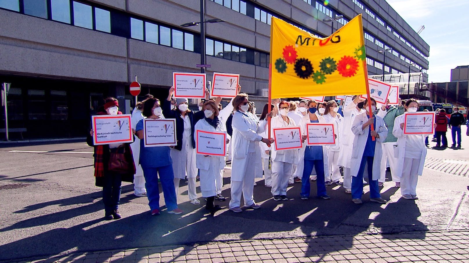 Ende Februar demonstriert das Gesundheitspersonal in ganz Österreich gegen die katastrophalen Arbeitsbedingungen.